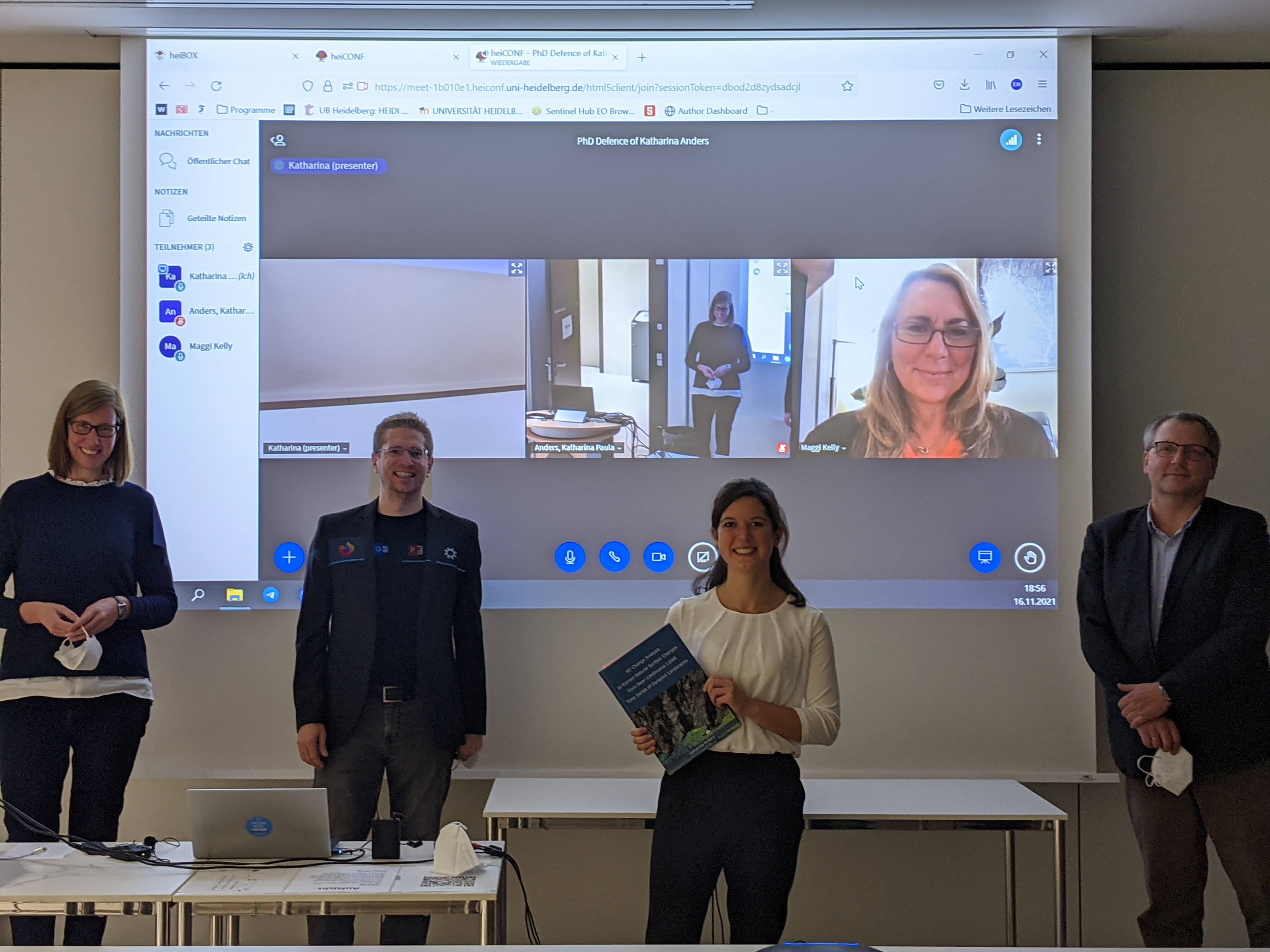 The defense took place in a hybrid format with Prof. Olaf Bubenzer, Jun.-Prof. Anna Growe, Prof. Bernhard Höfle and Prof. Maggi Kelly as members of the committee.